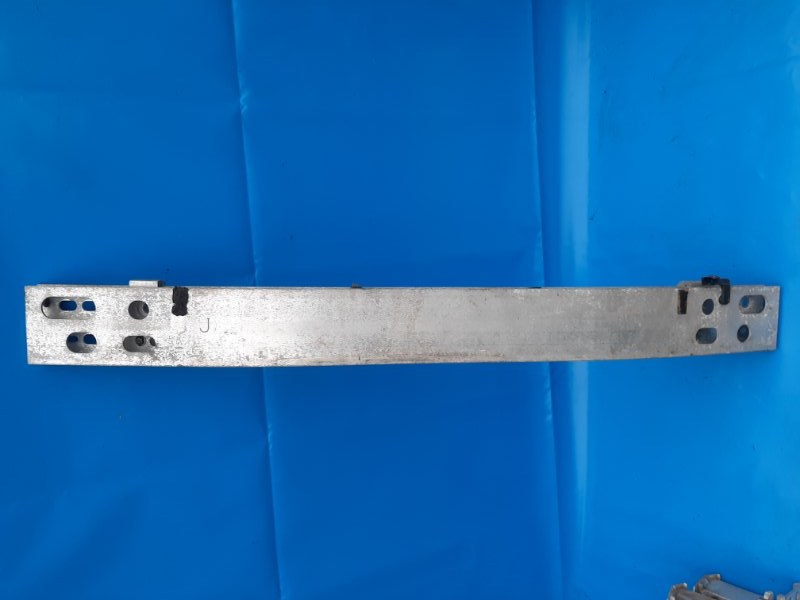 Front bumper reinforcement TOYOTA PRIUS - 30 09-17 Front.
