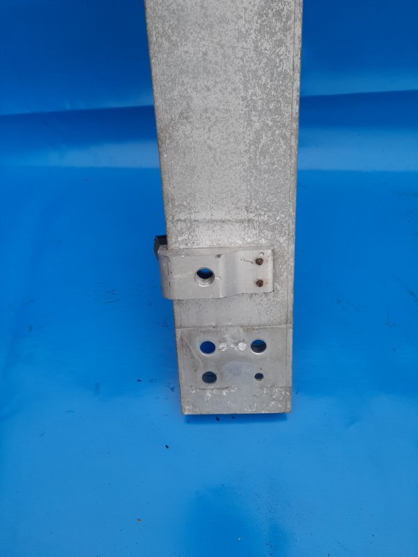 Front bumper reinforcement TOYOTA PRIUS - 30 09-17 Front.