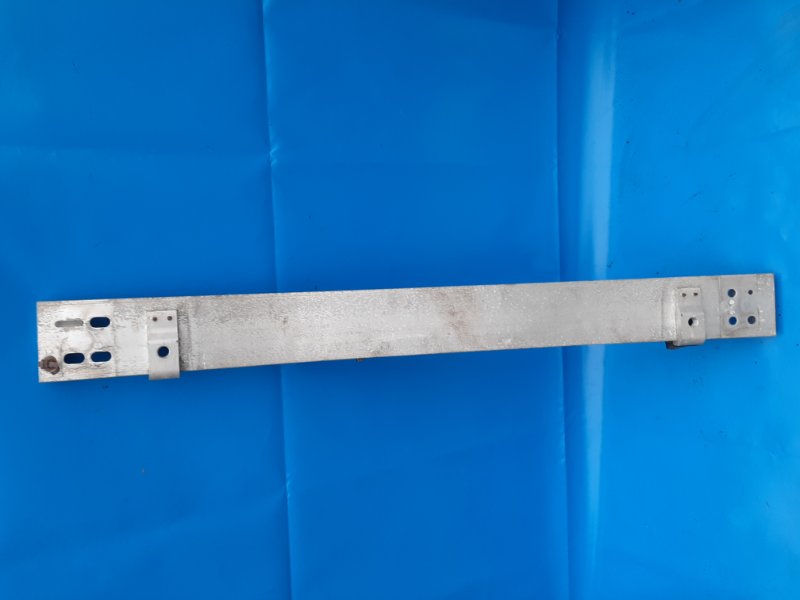 Front bumper reinforcement TOYOTA PRIUS - 30 09-17 Front.