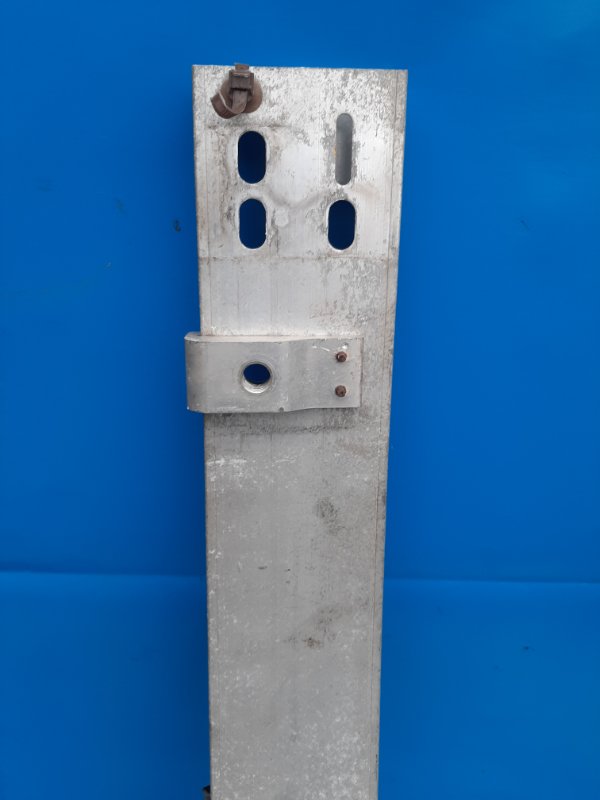 Front bumper reinforcement TOYOTA PRIUS - 30 09-17 Front.