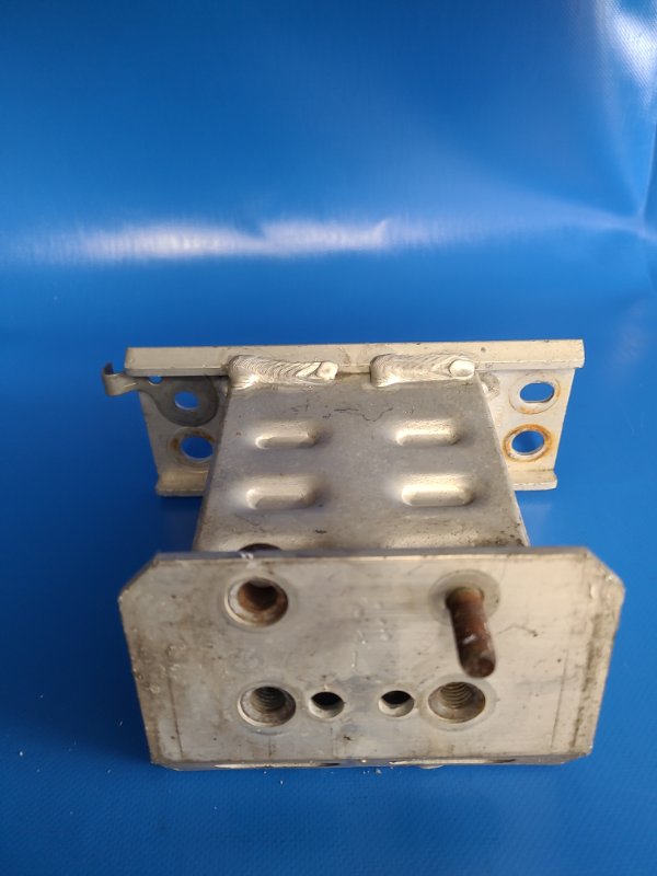 Front bumper reinforcement bracket TOYOTA PRIUS - 30 09-17 Left. Front.