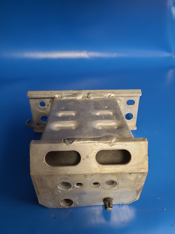Front bumper reinforcement bracket TOYOTA PRIUS - 30 09-17 Right Front.
