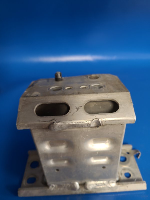 Front bumper reinforcement bracket TOYOTA PRIUS - 30 09-17 Right Front.