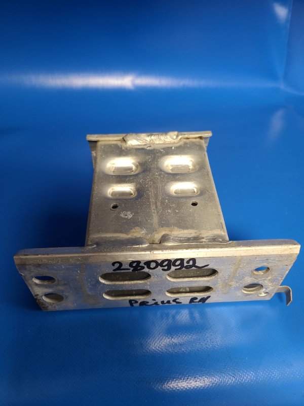 Front bumper reinforcement bracket TOYOTA PRIUS - 30 09-17 Right Front.