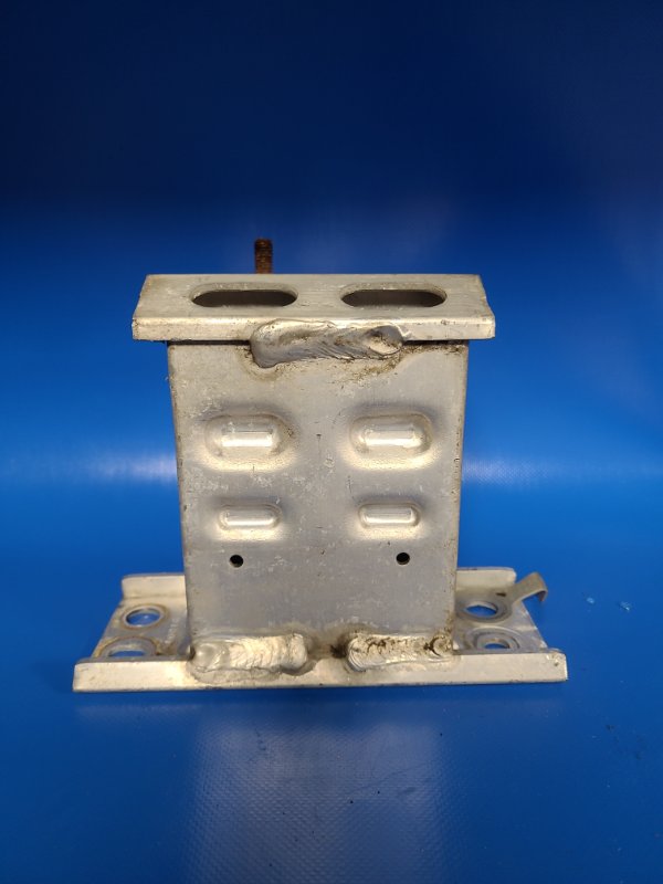 Front bumper reinforcement bracket TOYOTA PRIUS - 30 09-17 Right Front.