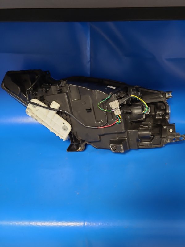 Headlight NISSAN LEAF 10-17 Right
