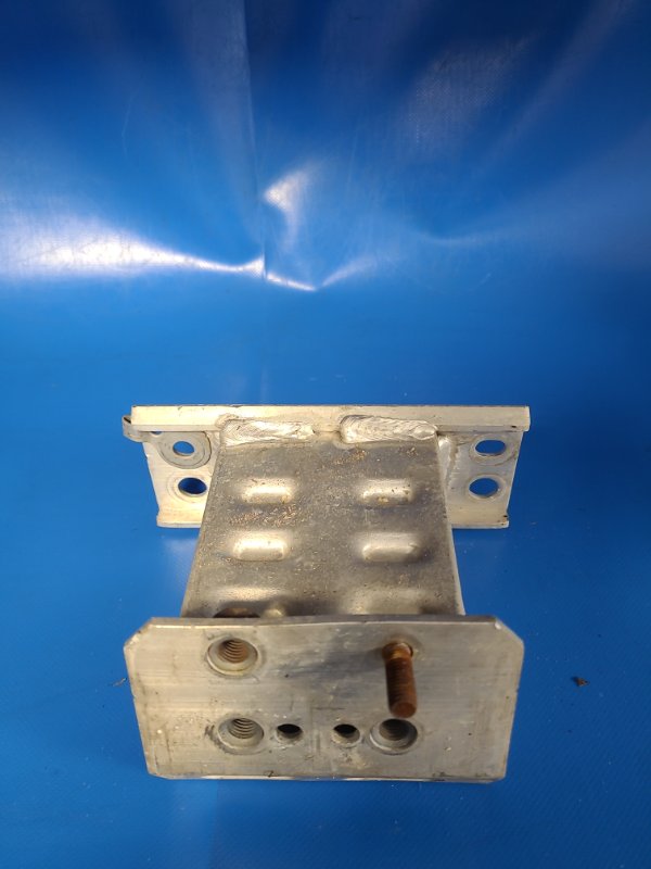 Front bumper reinforcement bracket TOYOTA PRIUS - 30 09-17 Left. Front.