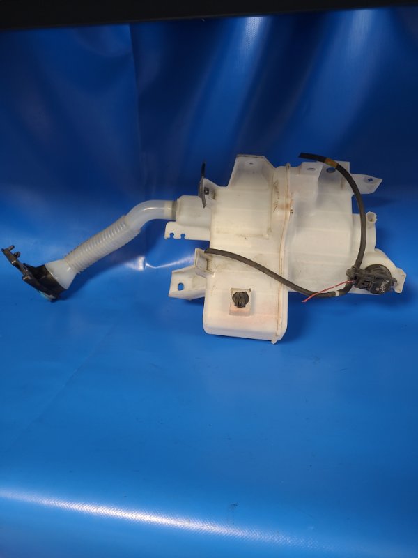 MAZDA CX-5 (KE) 11-17 Windscreen Washer Reservoir