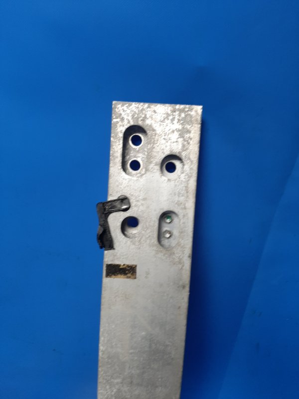 Front bumper reinforcement TOYOTA PRIUS - 30 09-17 Front.