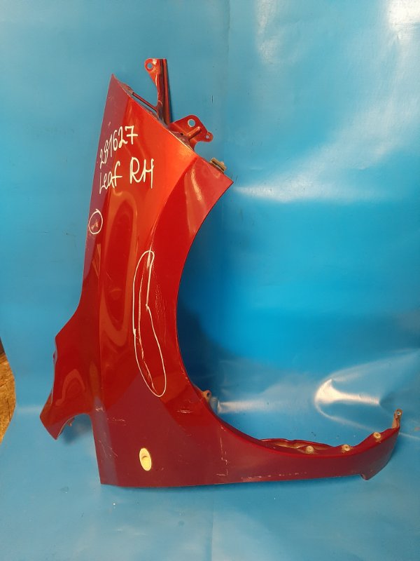 Front fender NISSAN LEAF 10-17 Right. Front.
