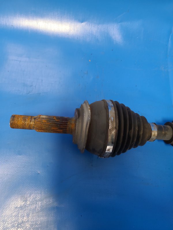 Front-wheel drive TOYOTA PRIUS PLUS 11-14 Left.