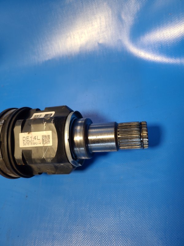 Front-wheel drive TOYOTA PRIUS PLUS 11-14 Left.