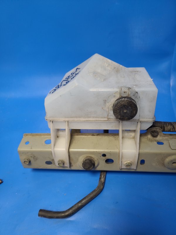 Expansion tank for Nissan Leaf 10-17