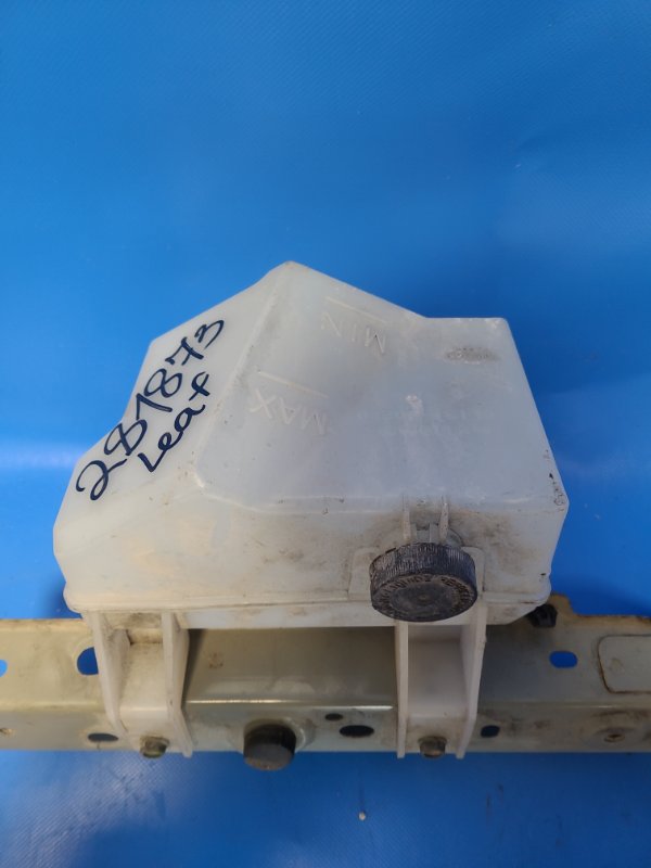 Expansion tank for Nissan Leaf 10-17