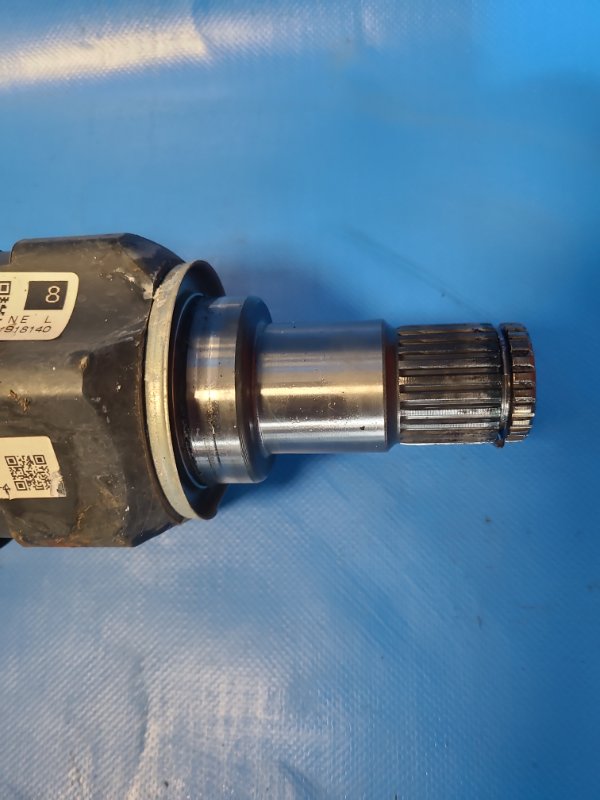 Front-wheel drive TOYOTA PRIUS PLUS 11-14 Left. Front.