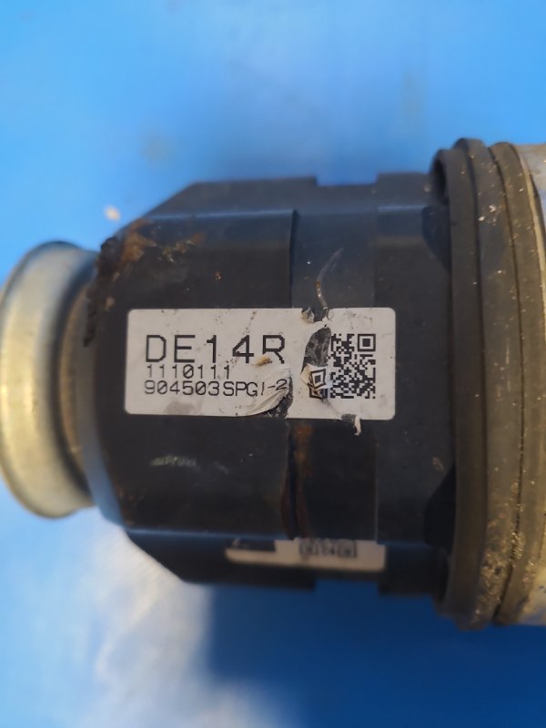 Front-wheel drive TOYOTA PRIUS PLUS 11-14 Right.