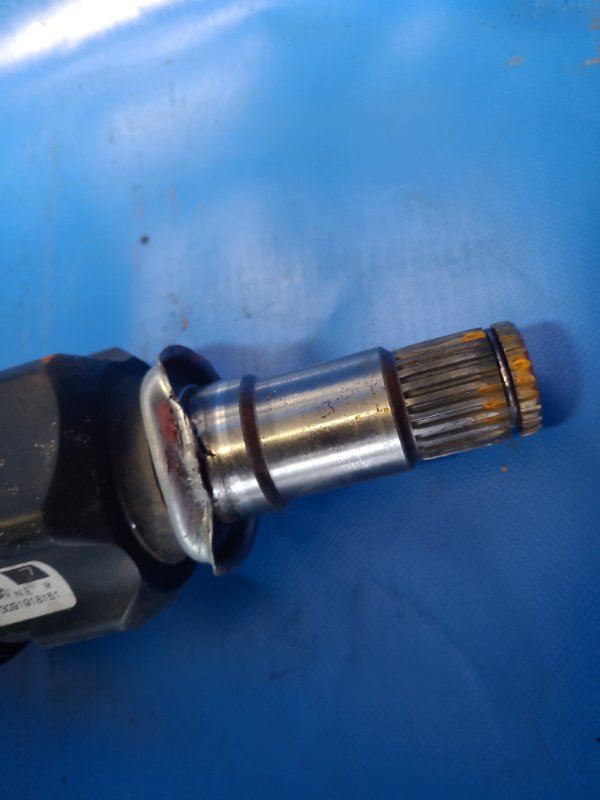 Front-wheel drive TOYOTA PRIUS PLUS 11-14 Right.