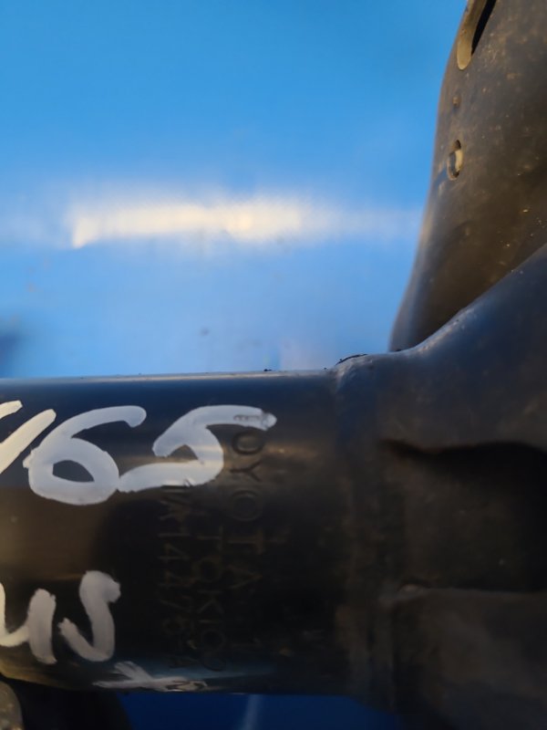 Shock absorber TOYOTA PRIUS PLUS 11-14 Right Front.