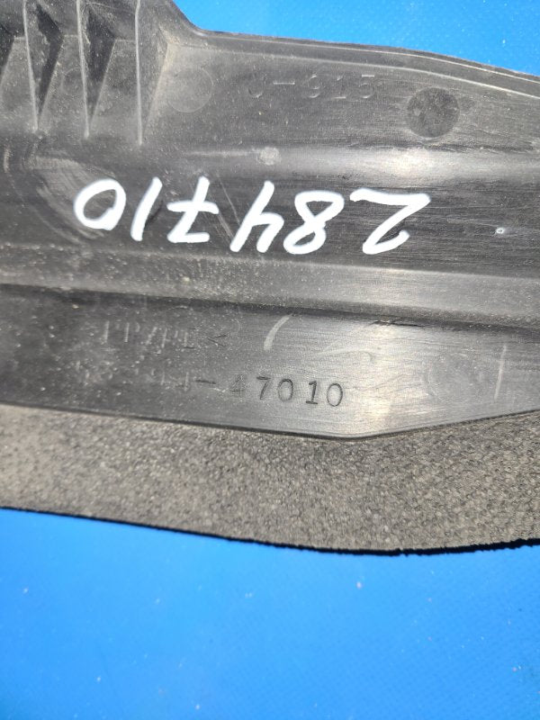 Air deflector TOYOTA PRIUS - 30 09-17 Lev.
