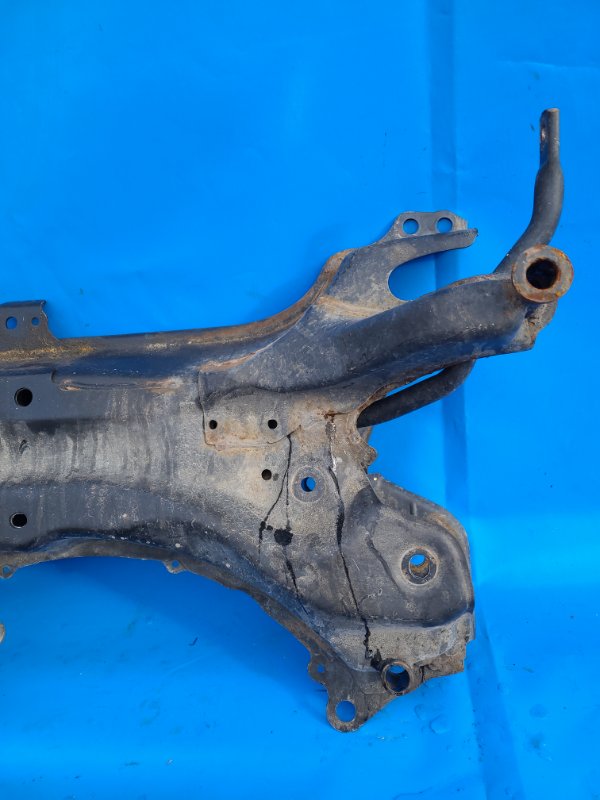 Front suspension beam for Toyota RAV4 05-12
