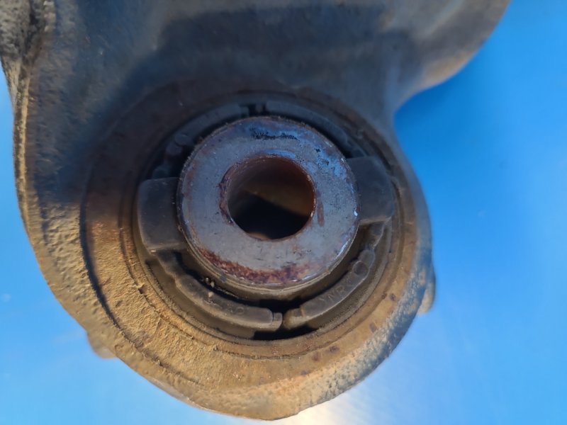 Trunnion MAZDA CX-5 (KE) 11-17 Right. Rear
