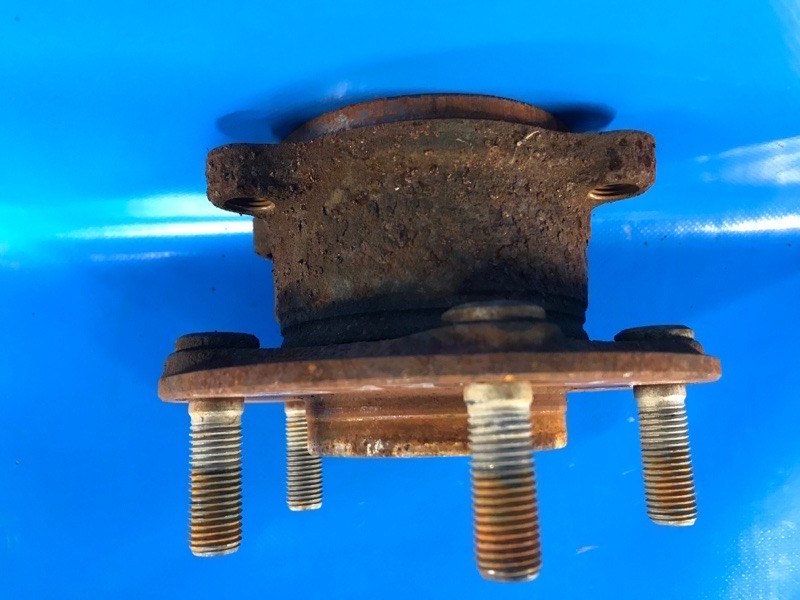 Hub MAZDA CX-5 (KE) 11-17 Right. Rear