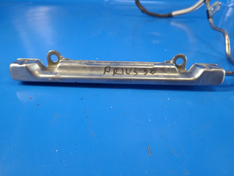 Fuel rail Toyota Prius - 30 09-17