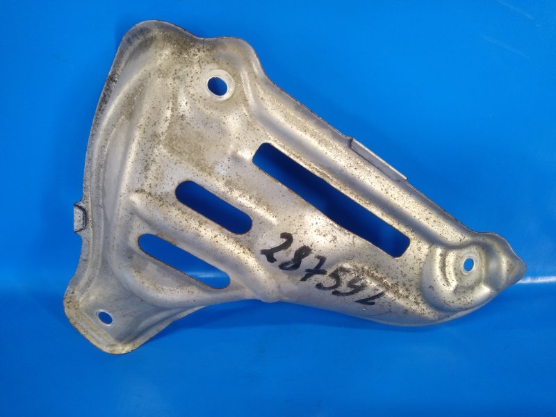 Exhaust manifold protection for Toyota Prius - 30 09-17