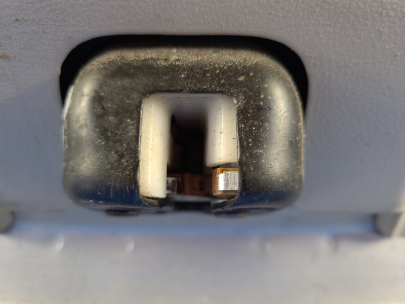 Nissan Leaf 10-17 trunk lid lock