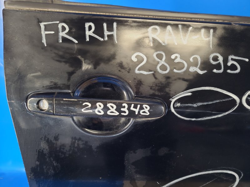 Door TOYOTA RAV4 05-12 Right Front.