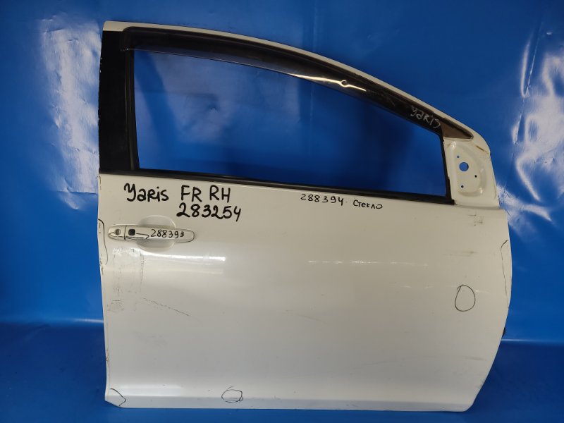 Door TOYOTA YARIS 05–11 Right Front.