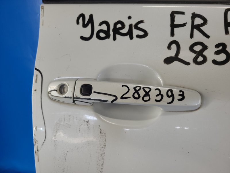 Door TOYOTA YARIS 05–11 Right Front.
