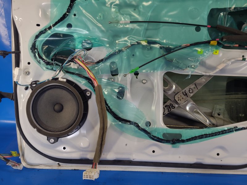 Door TOYOTA YARIS 05–11 Right Front.