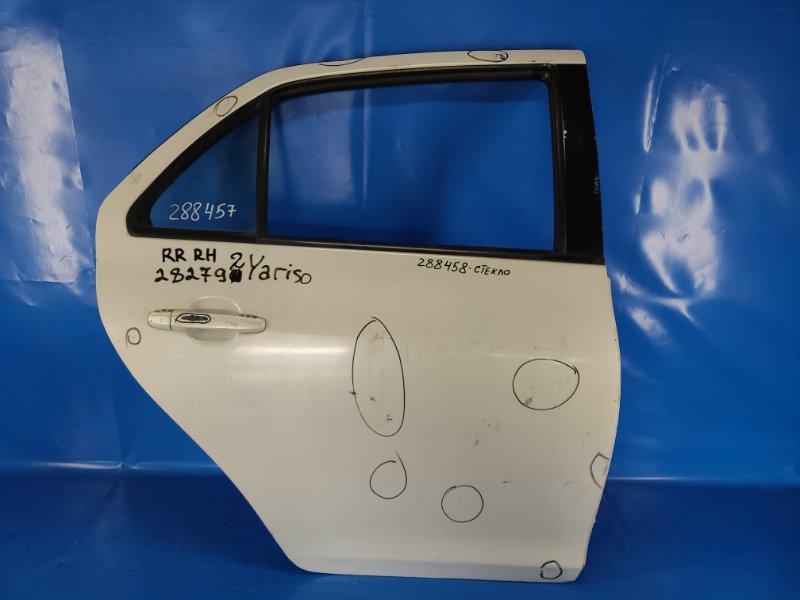 Door TOYOTA YARIS 05–11 Right Rear