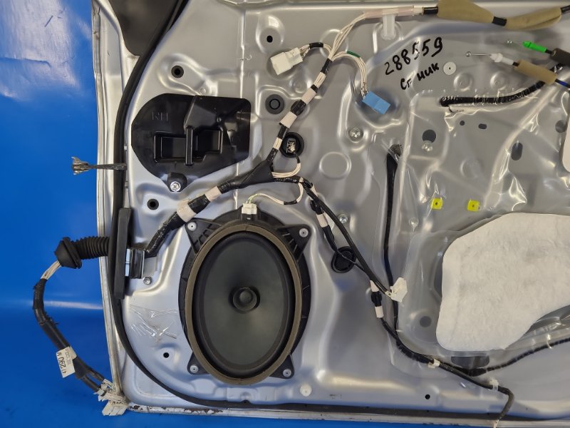 Door TOYOTA PRIUS - 30 09-17 Right Front.