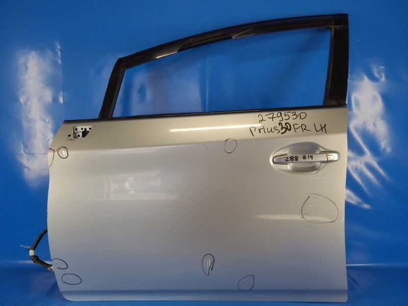 Door TOYOTA PRIUS - 30 09-17 Left. Front.