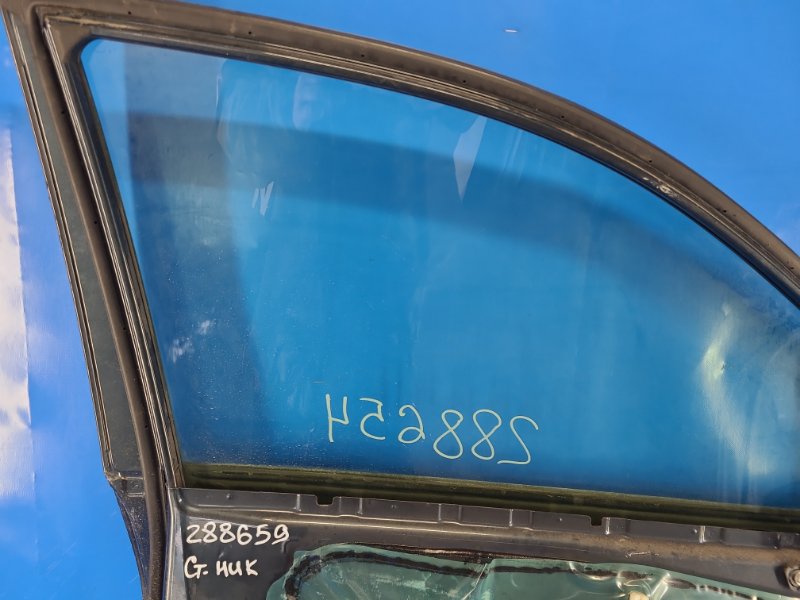 Door TOYOTA RAV4 05-12 Left. Front.