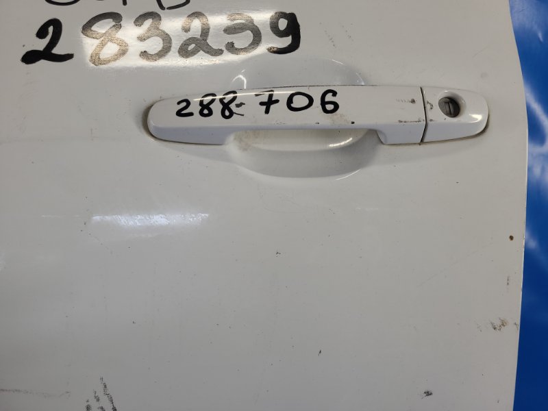 Door TOYOTA YARIS 05–11 Left. Front.