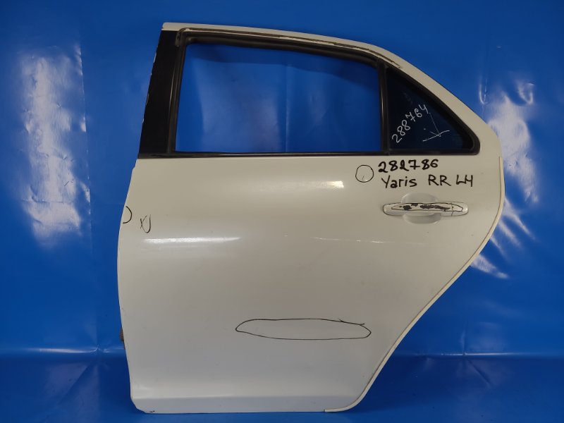 Door TOYOTA YARIS 05–11 Left. Rear.