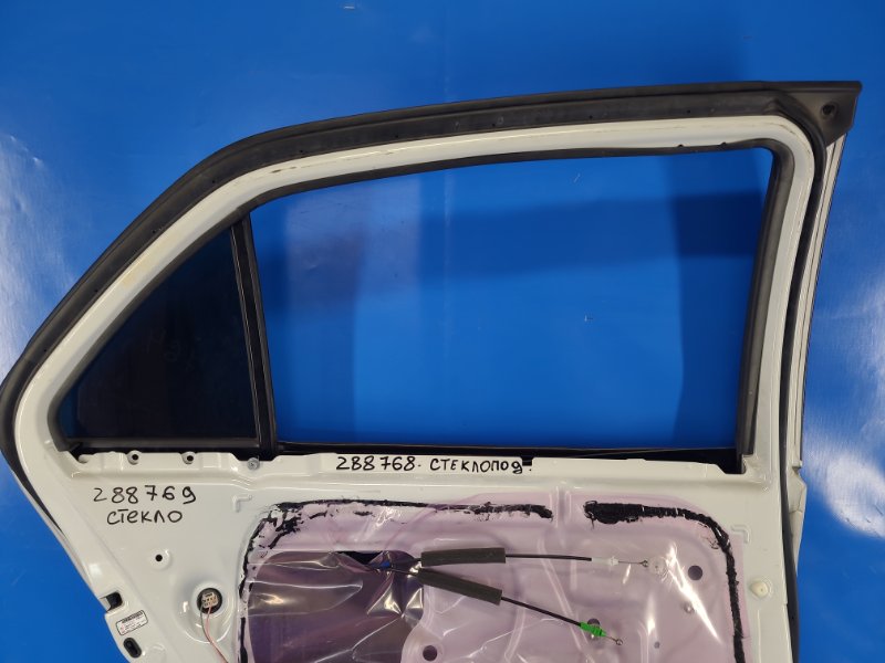 Door glass TOYOTA YARIS 05–11 Left. Rear.