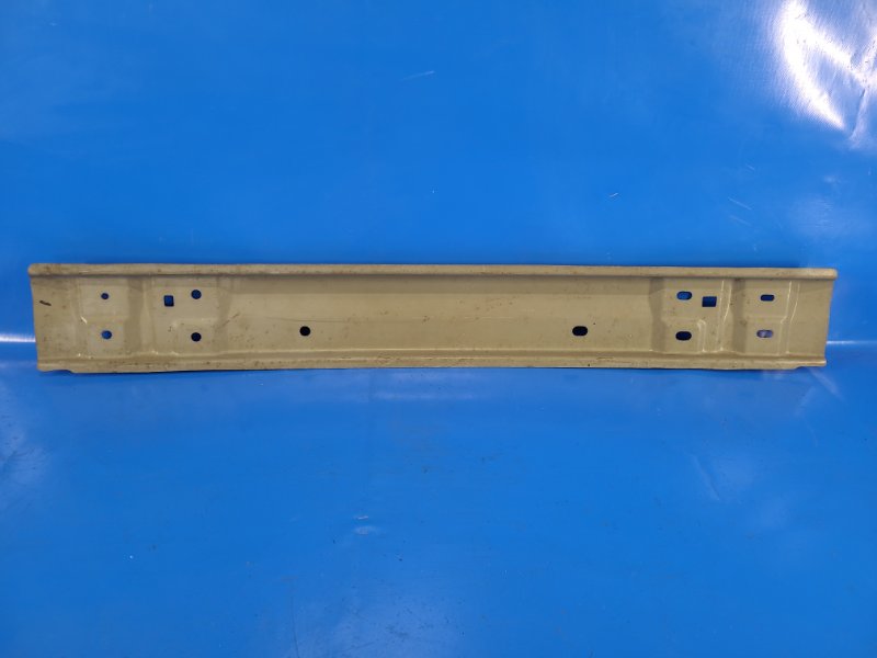 Rear bumper reinforcement for Toyota Auris 13-18