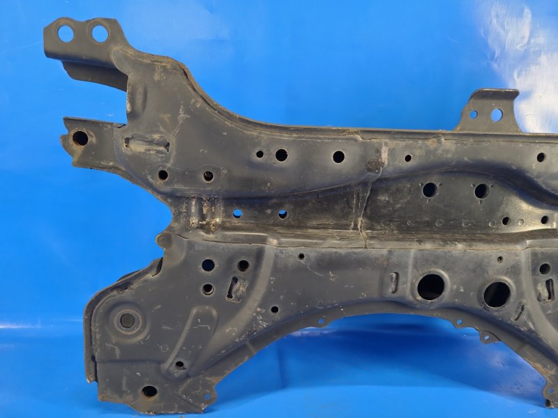 Front suspension beam TOYOTA COROLLA E16 13-