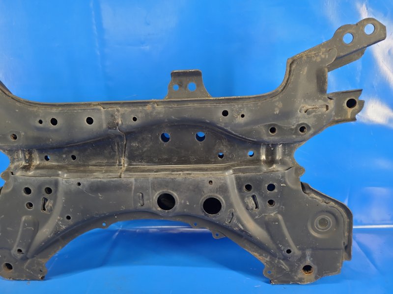Front suspension beam TOYOTA COROLLA E16 13-