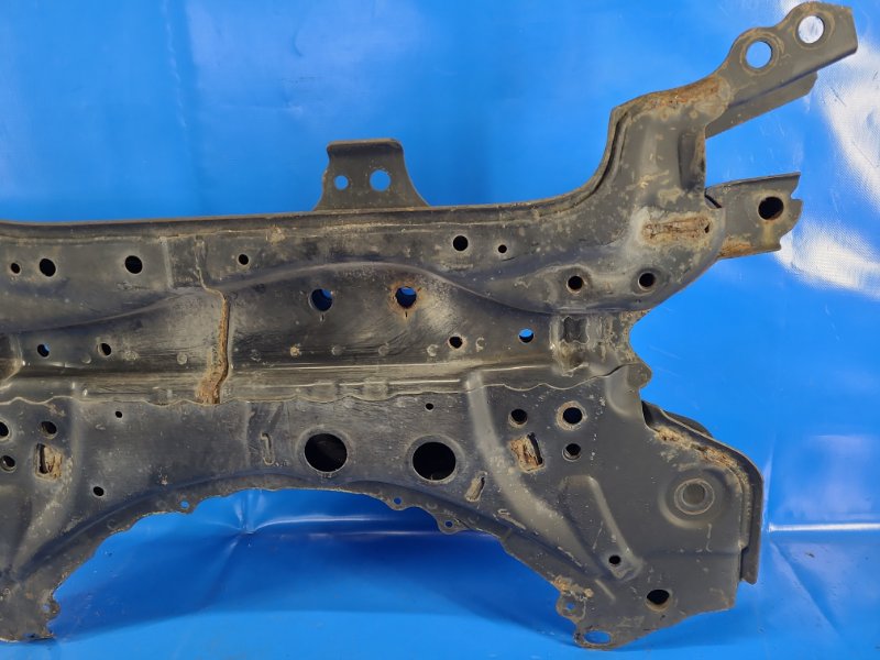 Front suspension beam TOYOTA COROLLA E16 13-