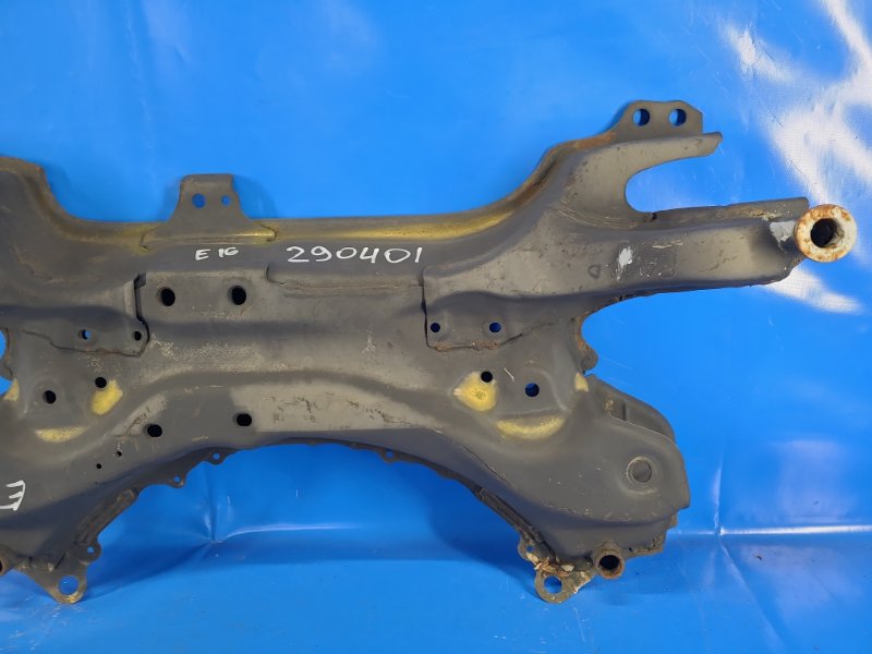 Front suspension beam TOYOTA COROLLA E16 13-