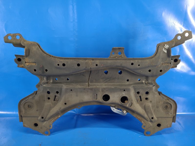 Front suspension beam TOYOTA COROLLA E16 13-