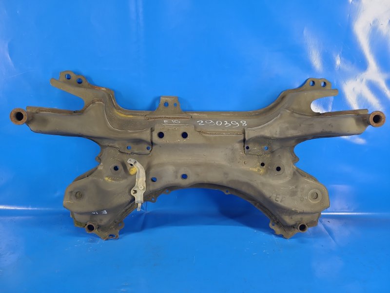 Front suspension beam TOYOTA COROLLA E16 13-