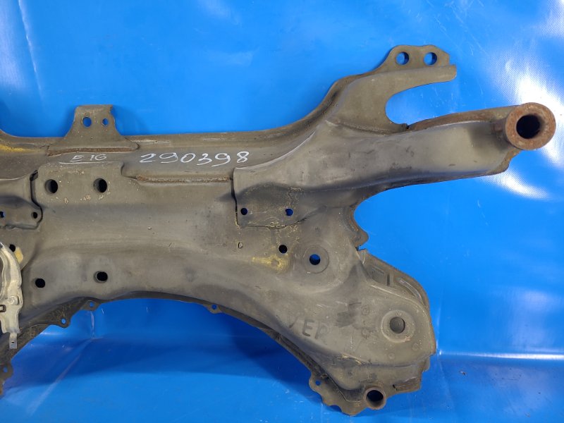 Front suspension beam TOYOTA COROLLA E16 13-