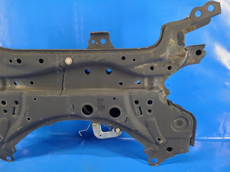 Front suspension beam TOYOTA COROLLA E16 13-