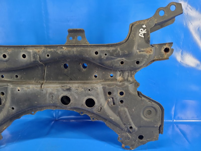 Front suspension beam for Toyota Prius Plus 11-14